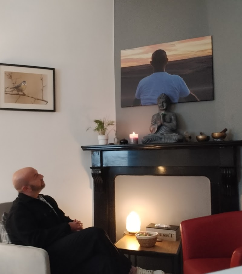 Studio pilates Centre "Pluridisciplinaire de Frameries" Shanti - Antony Canto - Coach de vie - Thérapeute - Enseignant de yoga à Colfontaine