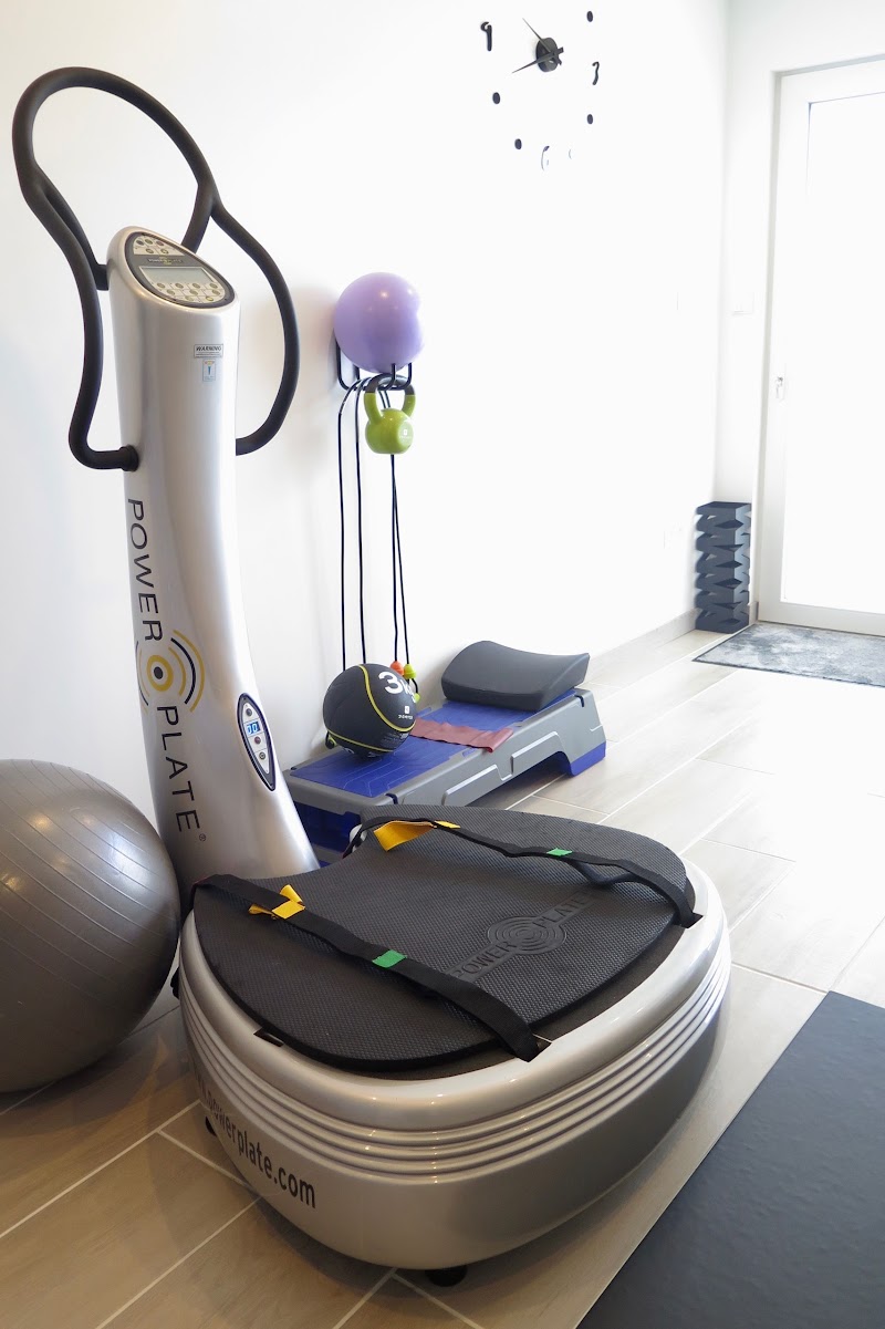 Studio pilates Studio "ESPRIT GYM' BY NADIA" avec POWER PLATE