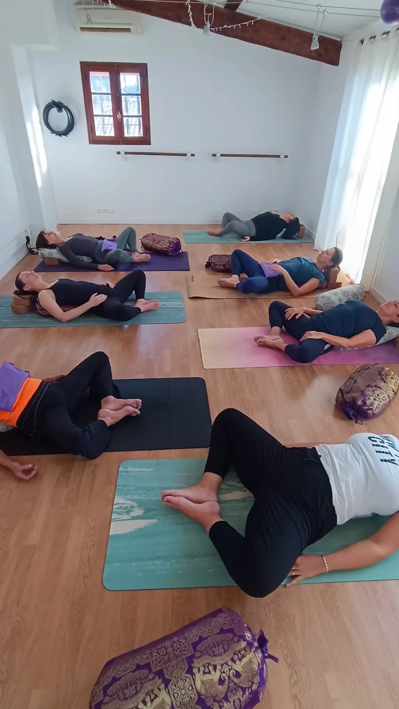 Studio pilates Là Yoga & Pilates