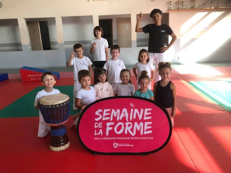 Studio pilates ASSOCIATION SPORTIVE LA POSSESSION * SPORTS SENIORS METHODES PILATES ET YOGA * MARCHE NORDIQUE YOGA* MORINGUE ENFANTS