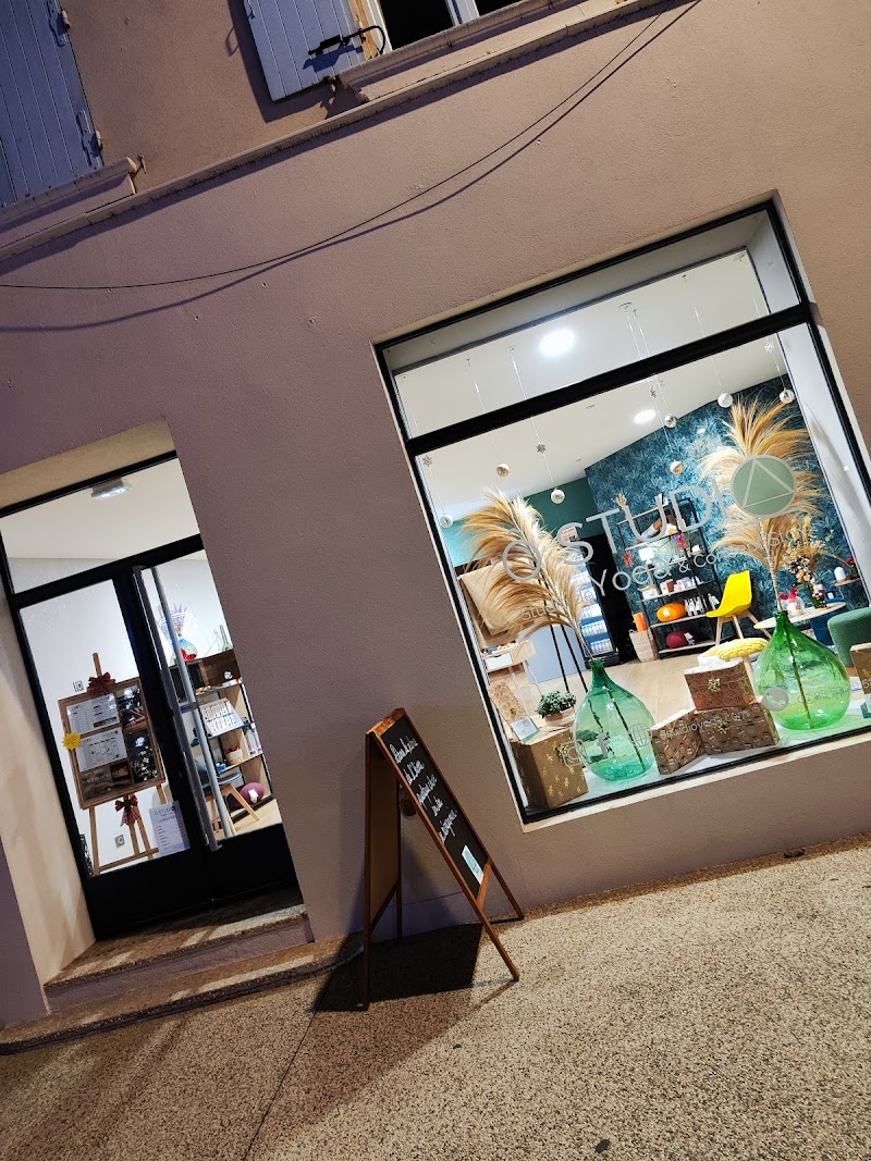 Studio pilates Ô STUDIO - Yoga & Concept Store