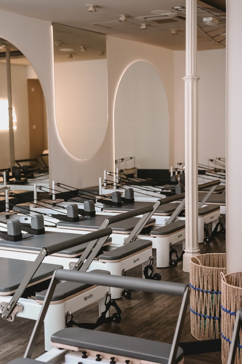 Studio pilates EDBM FIT - Pilates reformer sur machines - Infrabike - café matcha lattés - Angers