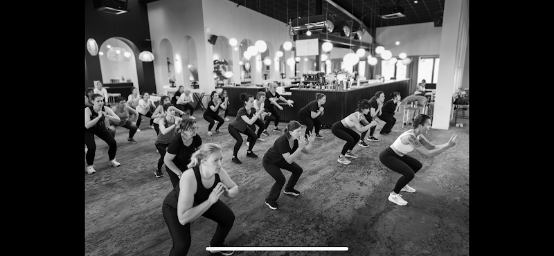 Studio pilates Ecole de danse, fitness et Pilates à Bréal sous Monfort : Danse avec les profs