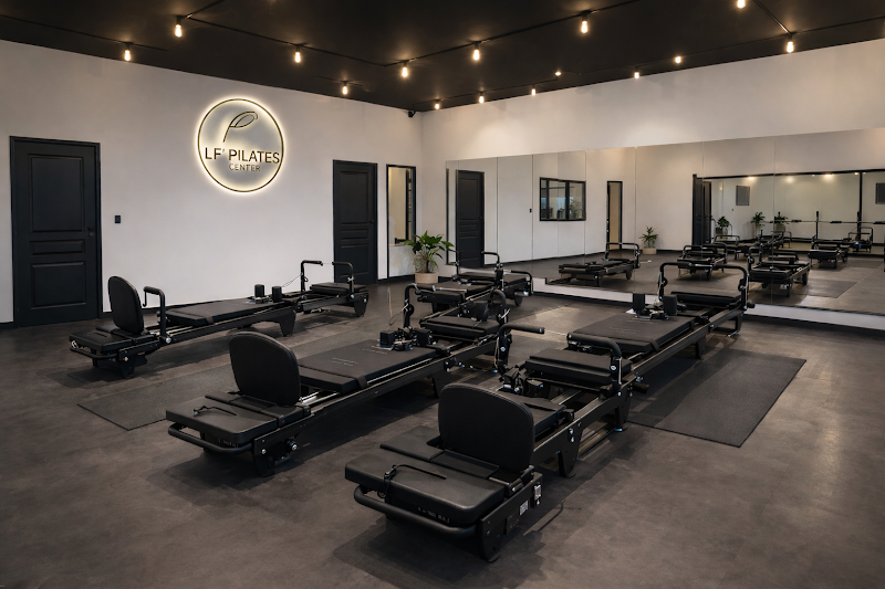 Studio pilates LF' PILATES CENTER NIORT-CHAURAY Pilates Reformer - Coaching Sportif Premium