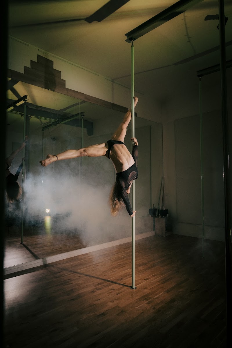 Studio pilates A fleur d'eau Girl's Box - Pole Dance
