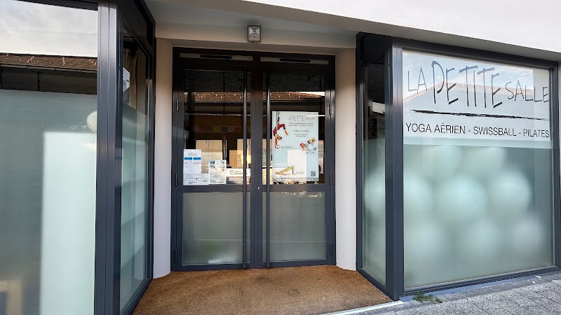 Studio pilates la PETITE salle : Yoga Aérien et Gym douce sur chaise